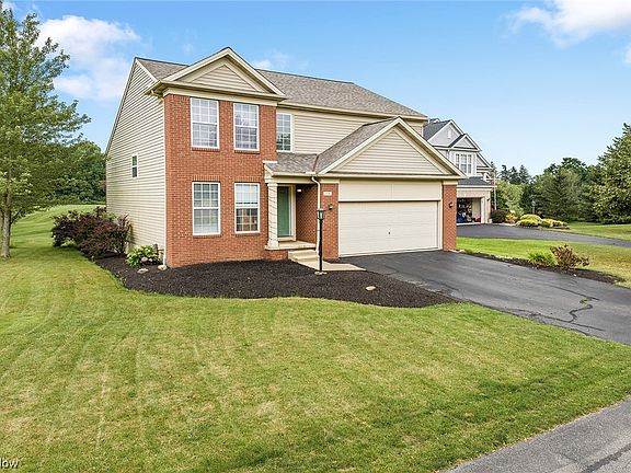 3rd image of 138 Coventry Ct
