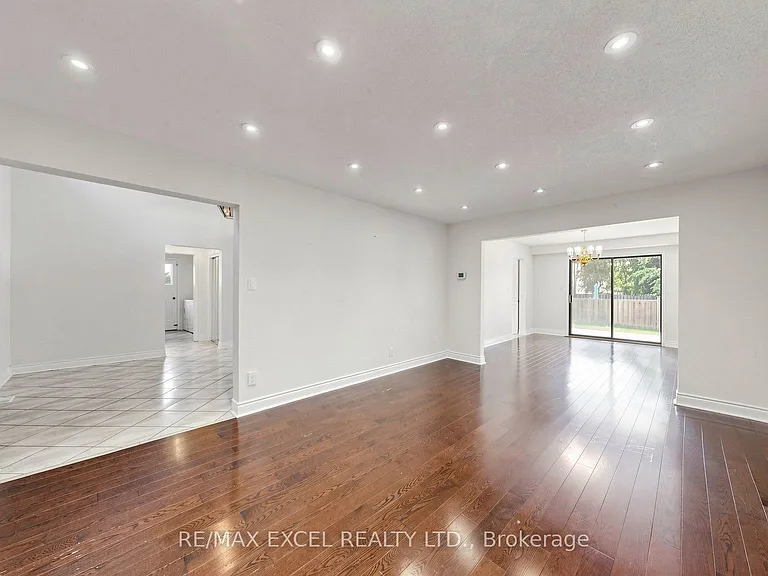 21 Mary Gapper Cres — Photo 23