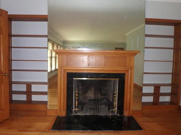 Fireplace with builtins