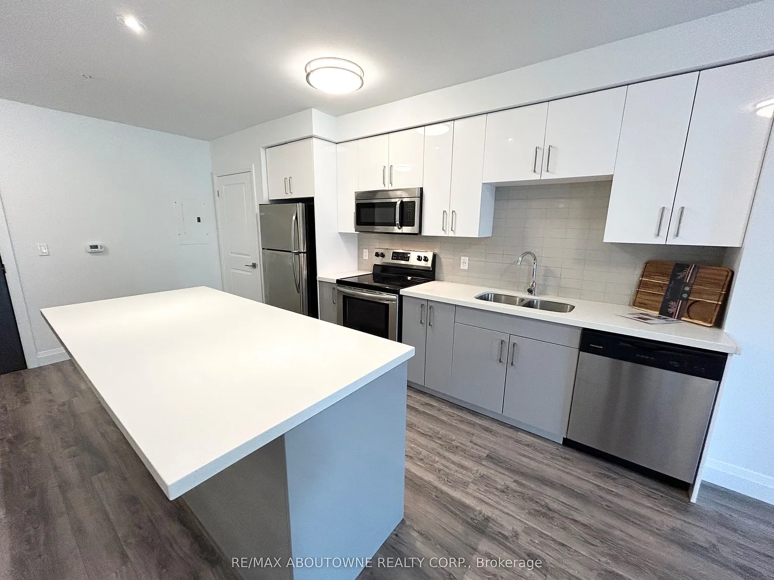 1 bed, $2,020 — Photo 4
