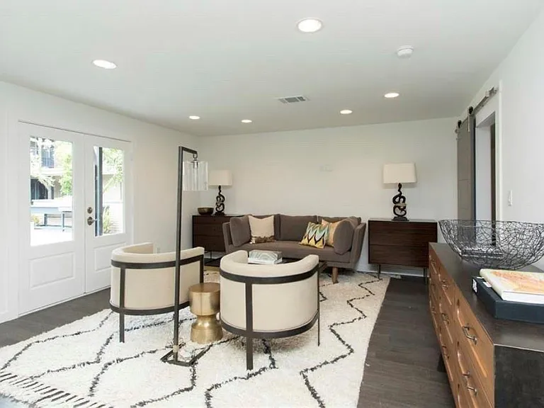 1410 Hyde Park Blvd #105 — Photo 16