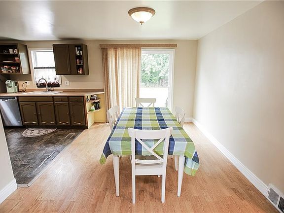 5th image of 178 Fairvale Dr