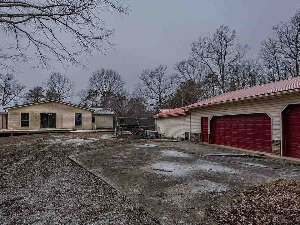 2nd image of 333 Willow Springs Rd