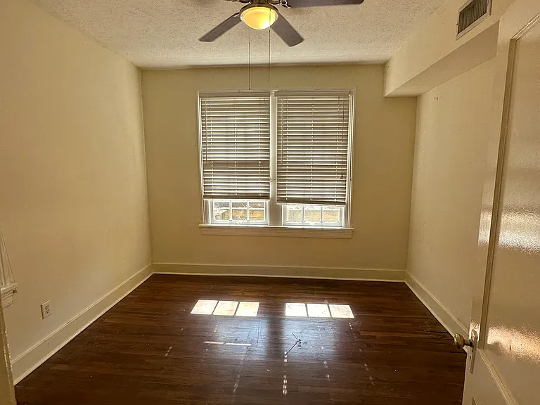 955 Carlisle St #2 — Photo 3