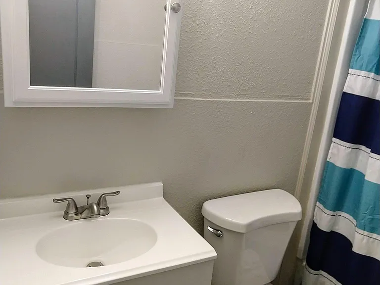 205 N M St — Photo 28