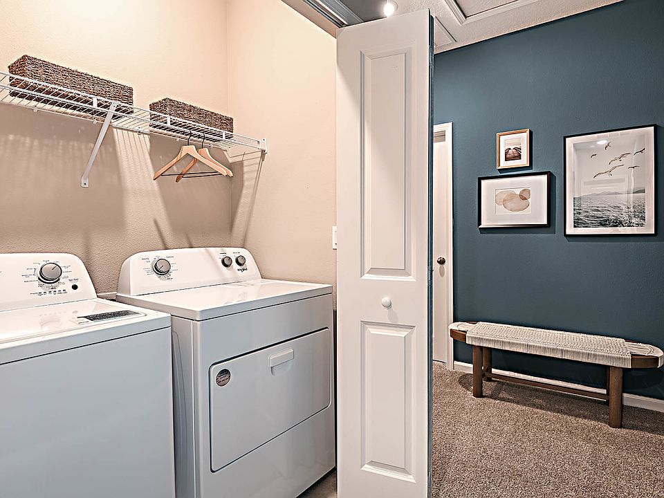 Avenues-Walk-Model-8694-web - laundry room