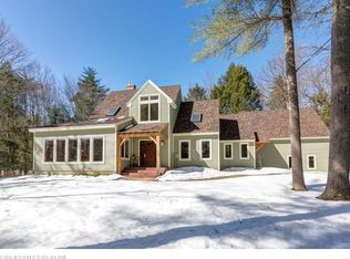 11 Lakeside Dr, Falmouth, ME 04105