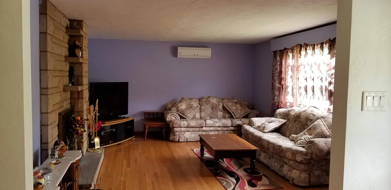 847 Baldwin St photo 1