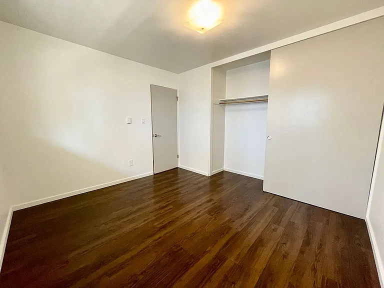 Bayview Apartments — Photo 83