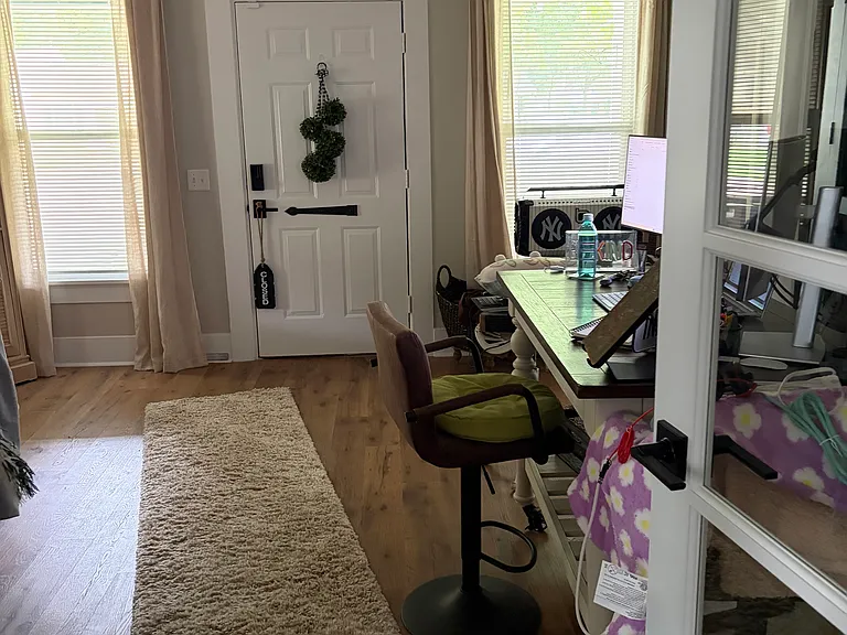 517 Whitfield St — Photo 3