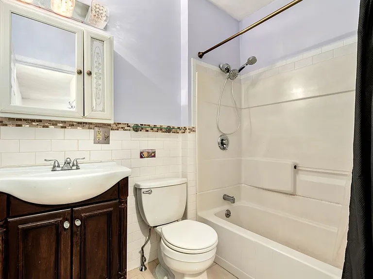 7 Howe St — Photo 13