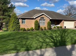 5345 Highview Dr, Zanesville, OH 43701