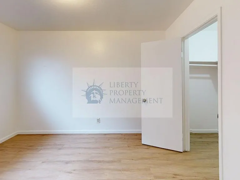 931 H St #6 — Photo 5