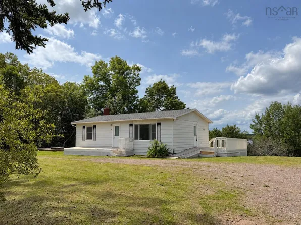 642 Highway 223, Little Narrows, NS B0E 1T0