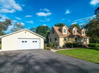 15 Buttermilk Bridge Rd, Washington, NJ 07882