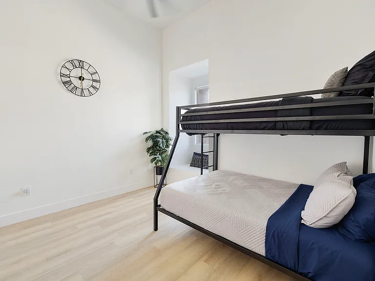 Guest bedroom with Full and Twin Bunk Bed