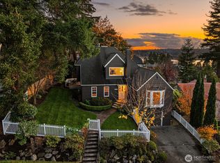 4525 NE 41st St, Seattle, WA