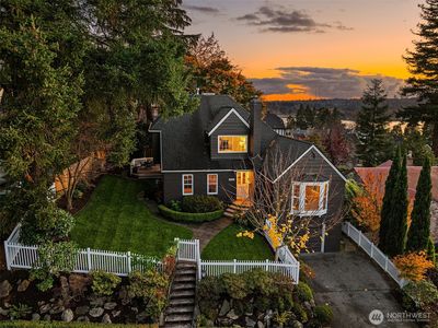 4525 NE 41st Street, Seattle, WA, 98105