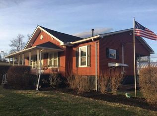 1027 Summerlee Ave, Oak Hill, WV 25901