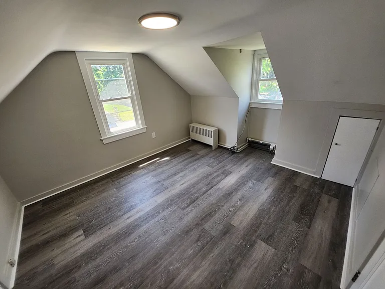 418 Main St — Photo 6