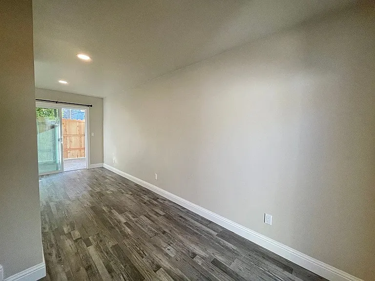 1408-1410 Myrtle St — Photo 12