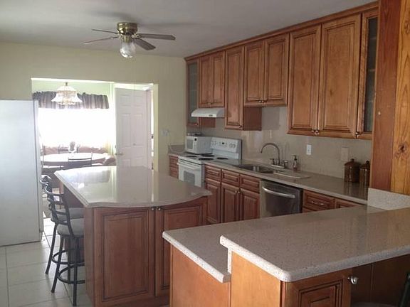 5th image of 1080 Riverdale Dr