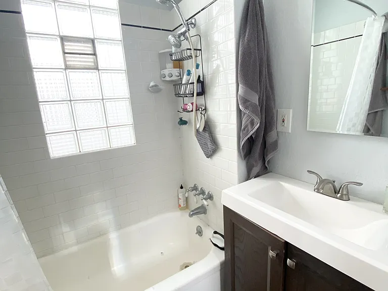 531 N Logan St — Photo 10