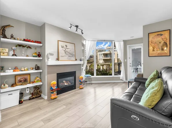 8480 Granville Ave #219, Richmond, BC V6Y 4E8