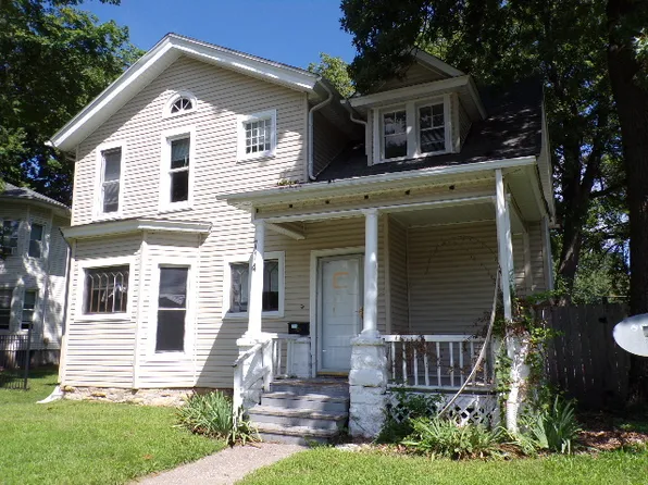 714 E 13th St, Davenport, IA 52803