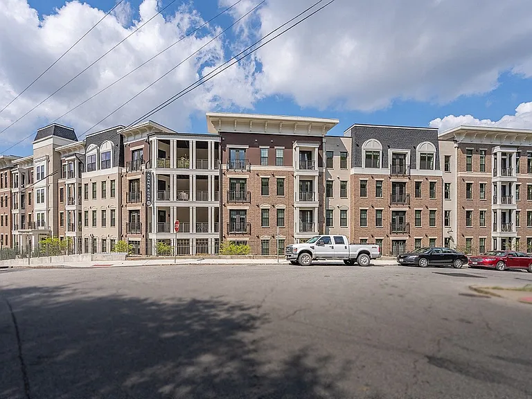 Adams Edge Apartments — Photo 40