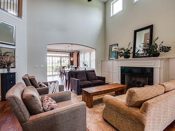 4th image of 1531 Foxland Blvd