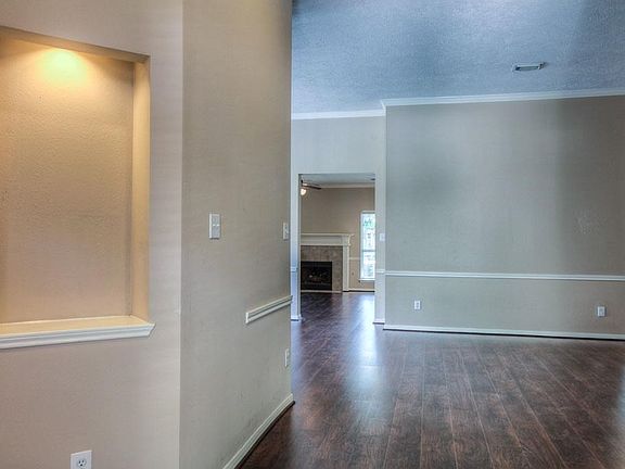3rd image of 1615 Pebble Banks Ln