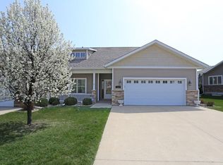 365 SE Holiday Crest Cir, Waukee, IA 50263