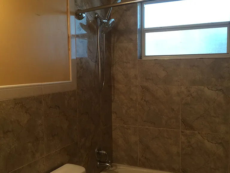 4901 SW 28th Ter — Photo 10