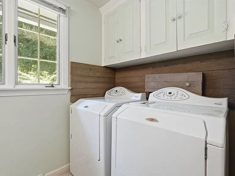 173 Mill Ln — Photo 22
