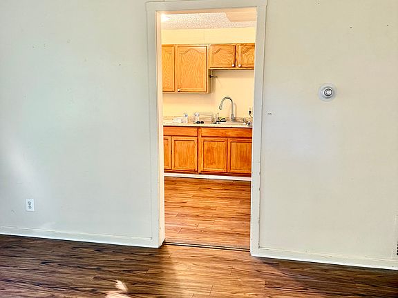 5th image of 32620 Montcalm Ct