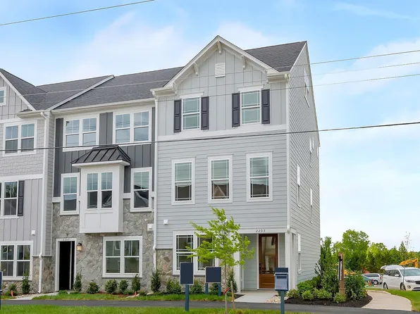 2203 Brindle Ln, Charlottesville, VA 22911