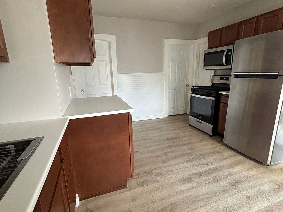 1st image of 31 Grape St APT 1