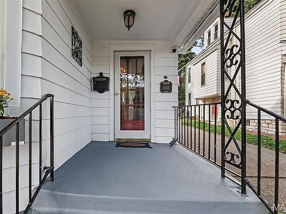 3rd image of 408 Bluff St