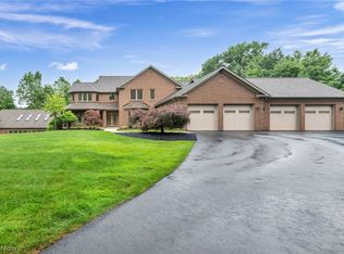 7282 Pinehill Rd, Concord Township, OH 44077