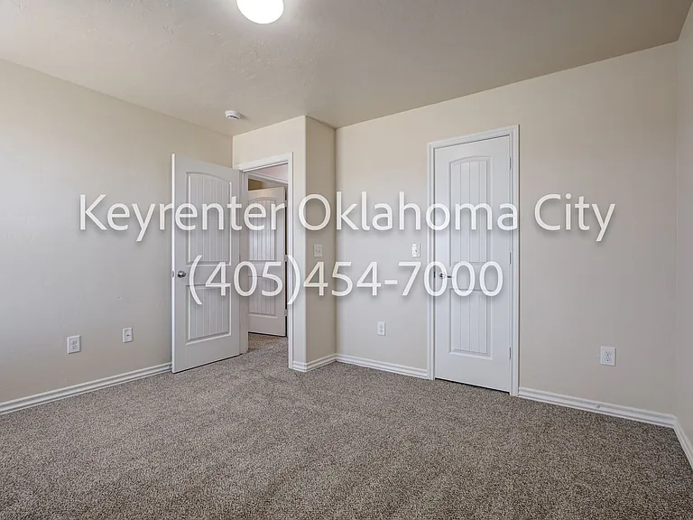 2409 Rosa Cir — Photo 51
