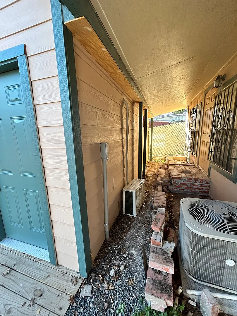 Building Photo - 222 Highview Dr