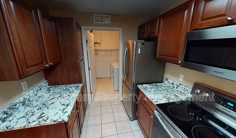 3049 Westminster Dr #102 — Photo 3