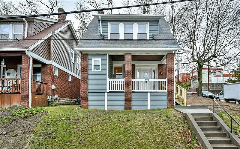 693 Forest Ave photo 1