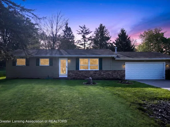 6062 Beechwood Dr, Haslett, MI 48840