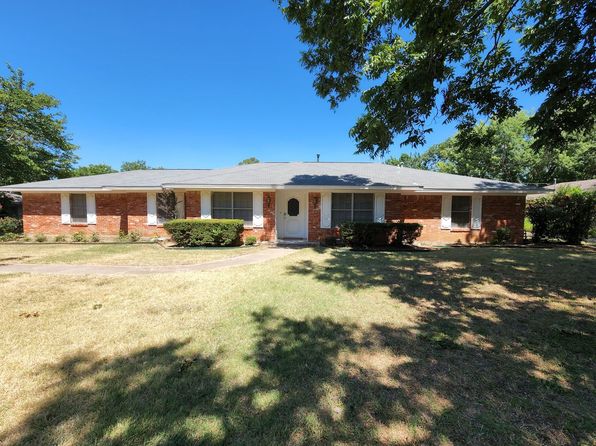 2604 Buckingham Dr