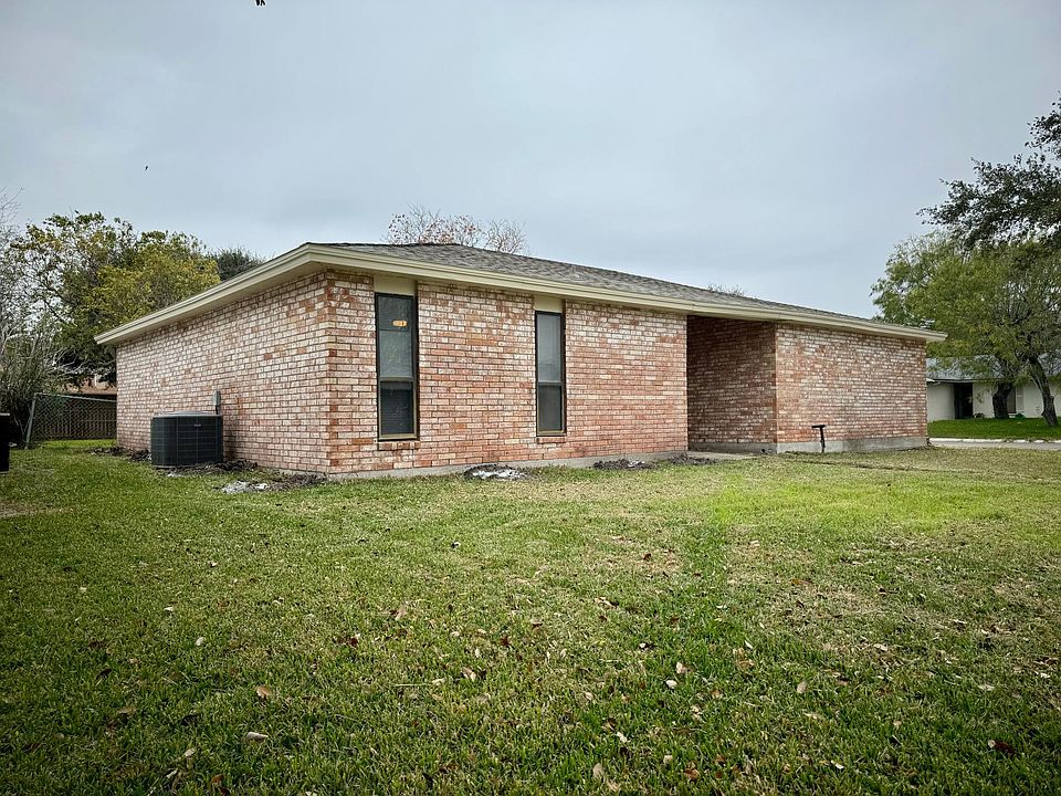 1st image of 1405 Seville Dr
