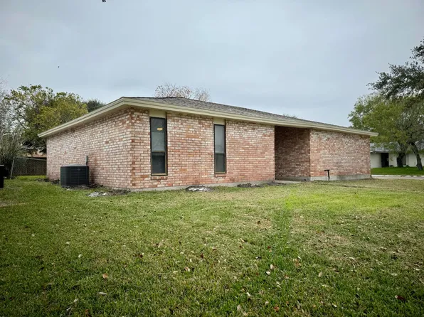 1405 Seville Dr, Portland, TX 78374
