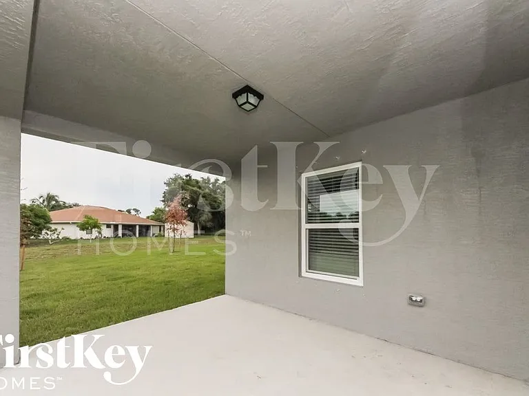 797 SW Hillsboro Cir — Photo 14