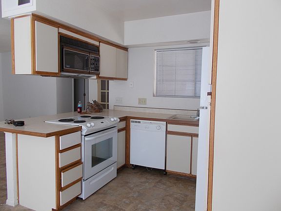 5th image of 1701 W Wood Bridge Ct